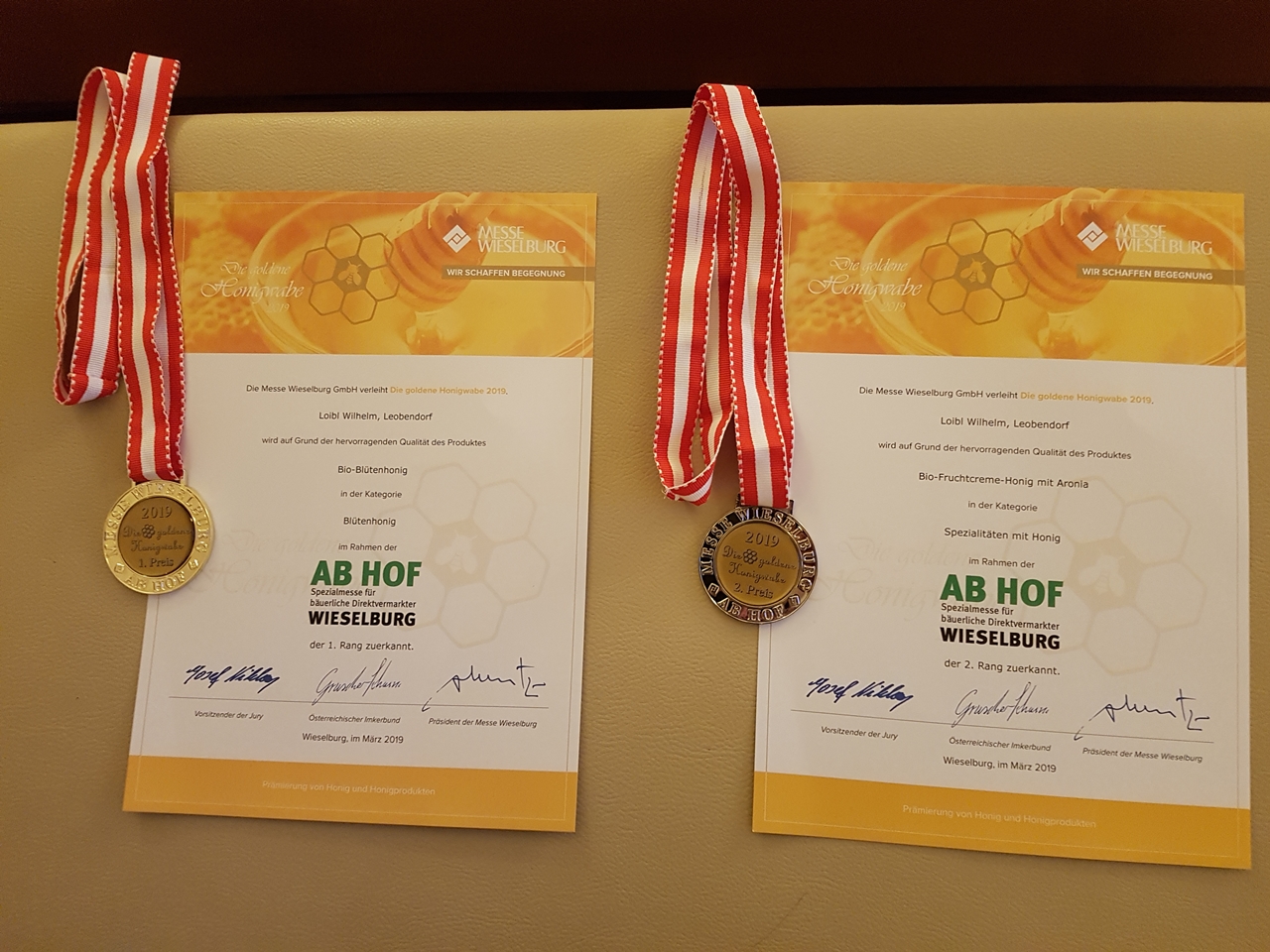 Prämierung Goldene Honigwabe in Wieselburg 2019 in Gold und Silber